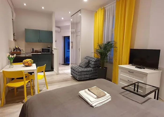 L-2 Center Studio O&P ApartFamily